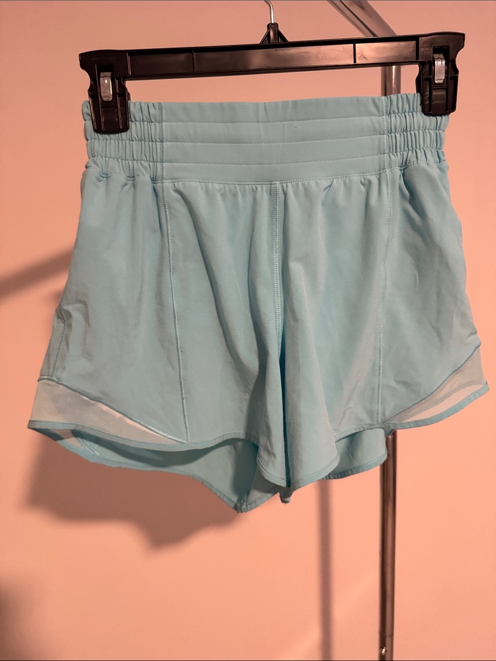 Lululemon hotty hot short 4” high rise size 2 Light Blue